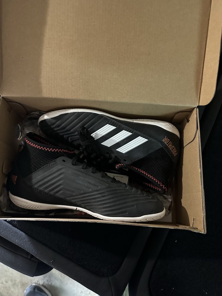 Маратонки / обувки за футбол adidas 34 номер