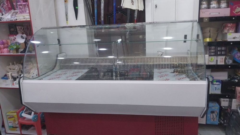 Витрина холодильник