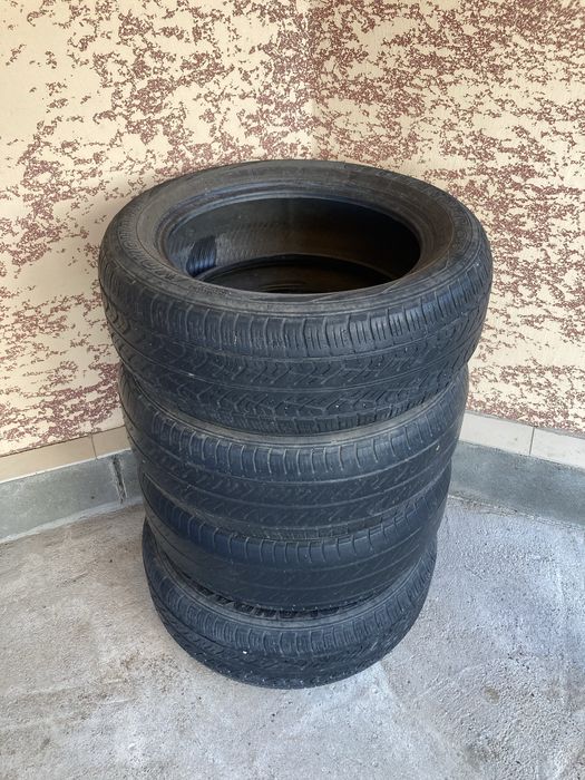 Продам шины Yokohama R17 225/55
