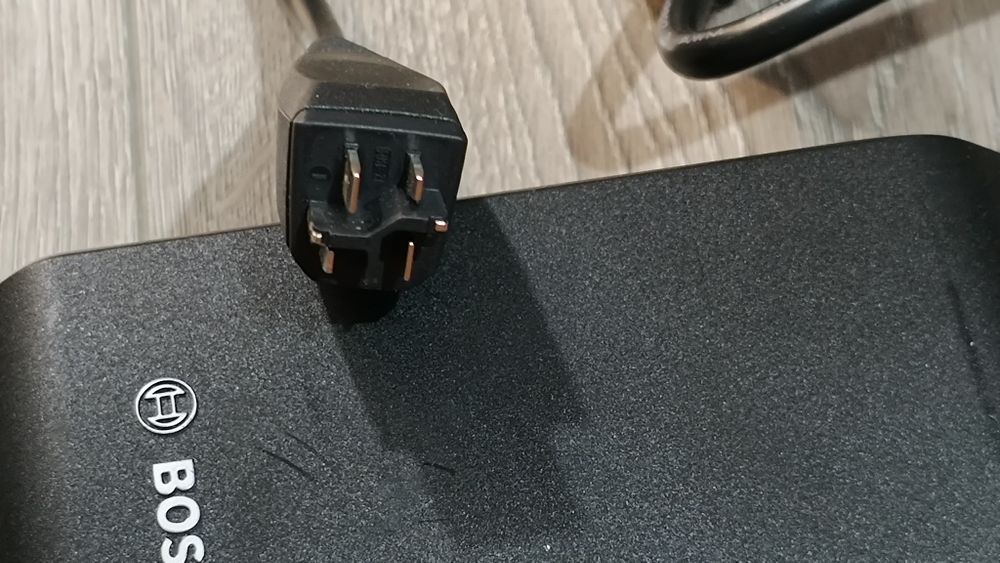 Încărcător bicicleta electrica Bosch 36V 4A netestat