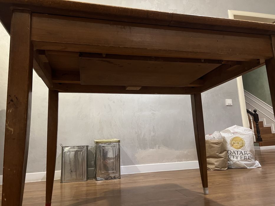 Стол из натурального дерева