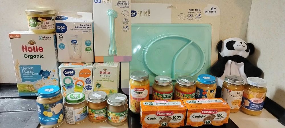 Продавам нови бебешки пюрета и аксесоари за хранене