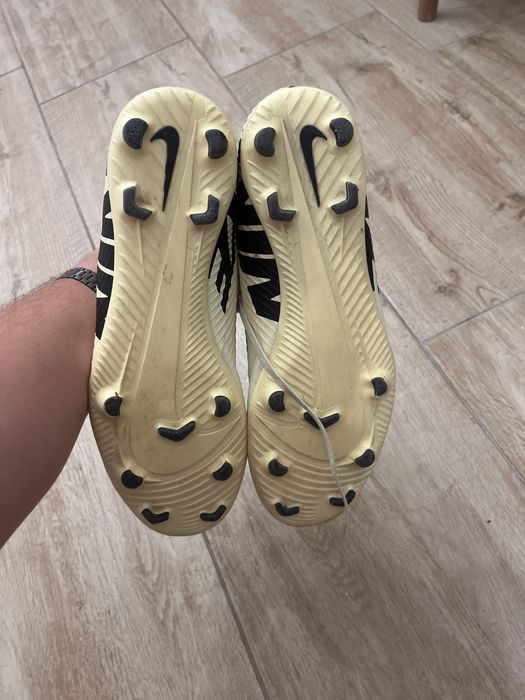 Ghete fotbal nike 44