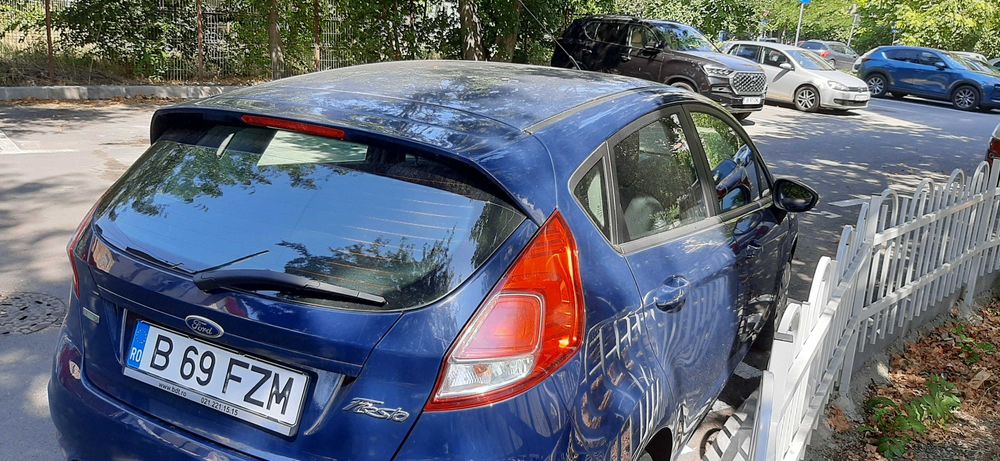 Ford Fiesta 2015 benzina 1.0 l  100 cp  88910 km. Unic proprietar