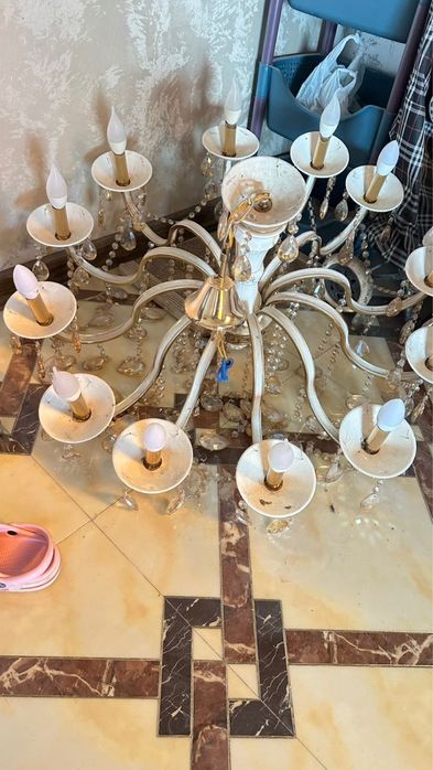 Здравствуйте продам люстры в отличном состоянии