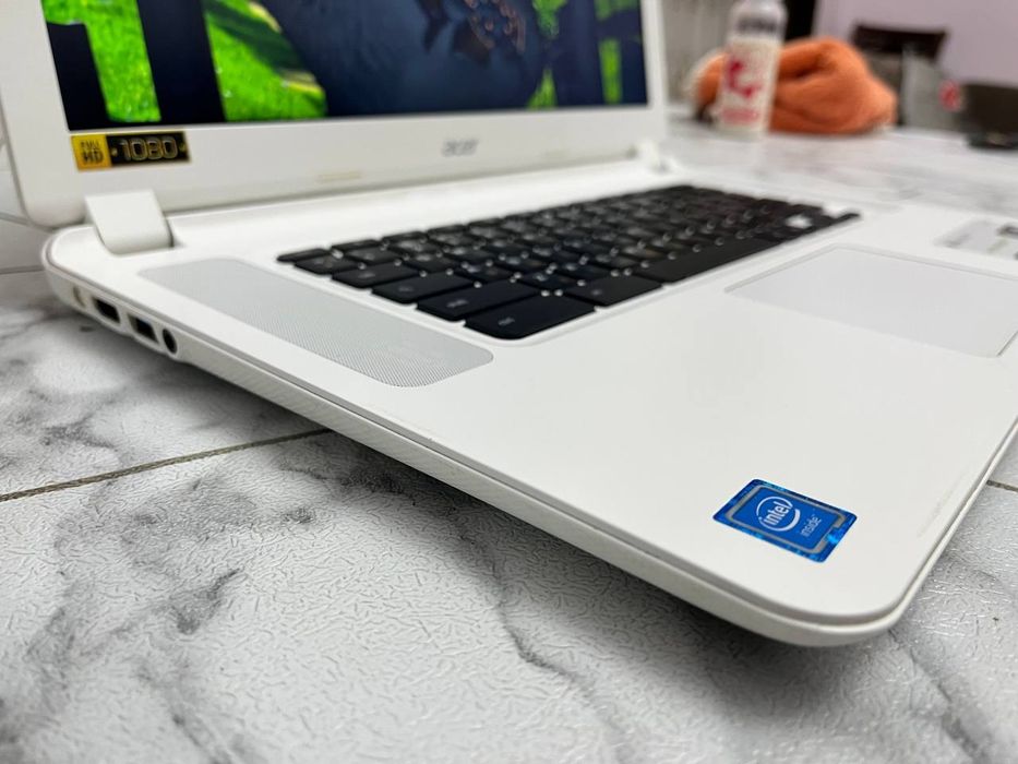 Ноутбук Acer chrombook 15 в отличном состоянии.