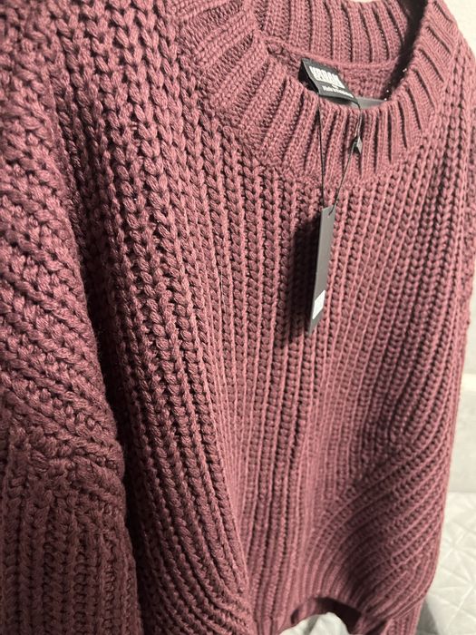 Пуловери,грейка в чермо много лека и удобна, чанта в много хубав цвят