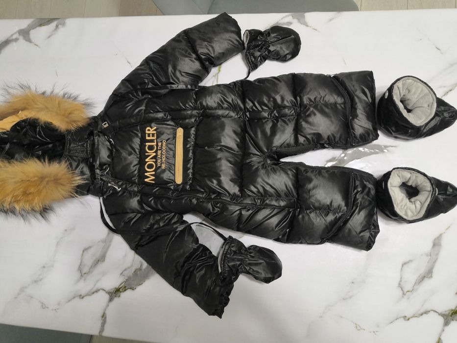 Продается детский комбинезон и шапка со снудом