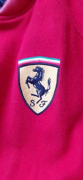 Vând geaca FERRARI
