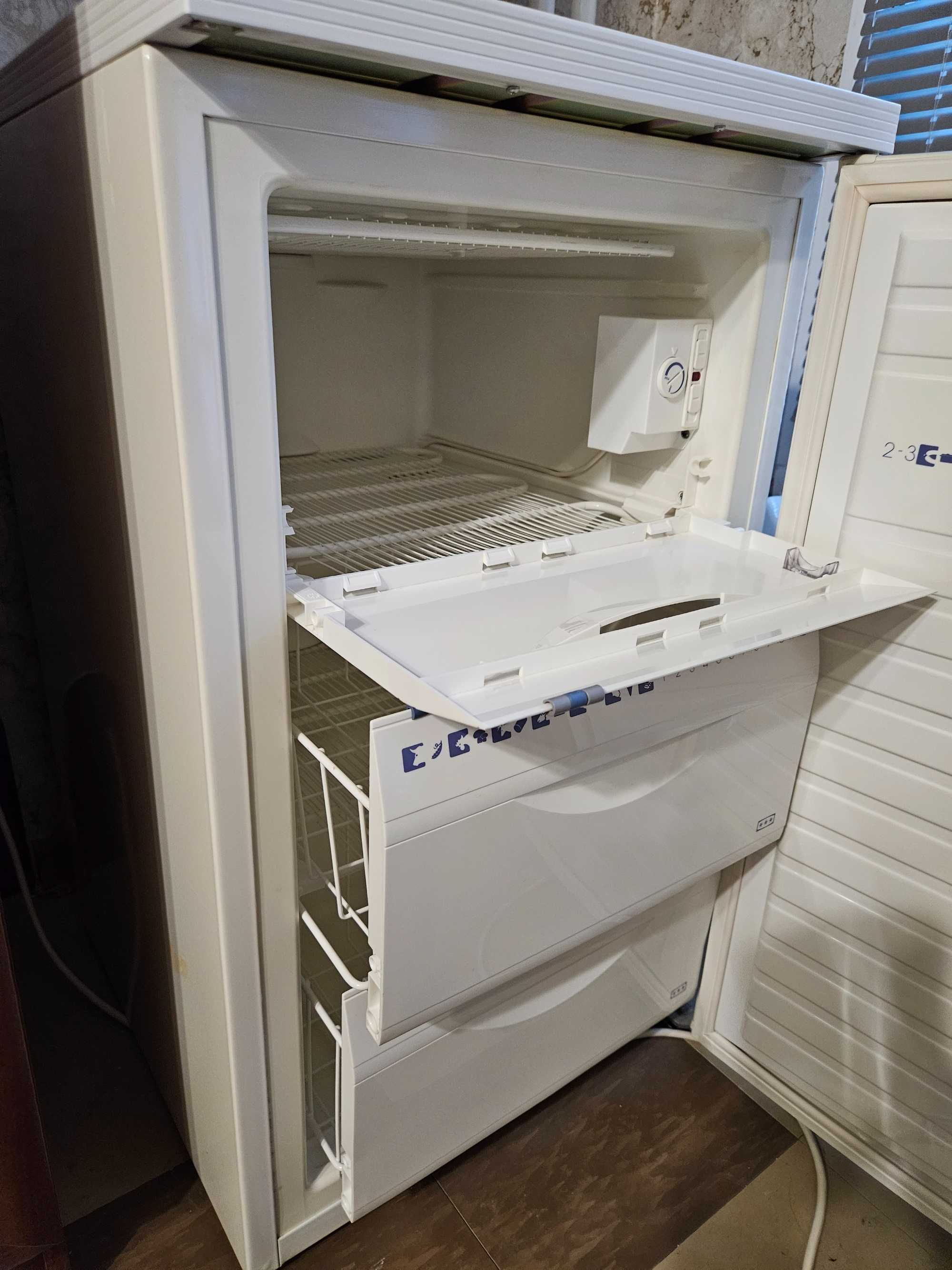 Продавам фризер Gorenje вертикален