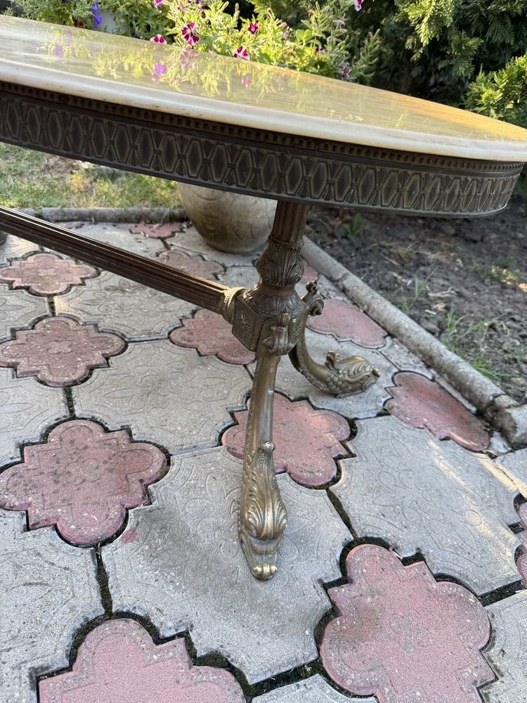 Masă din bronz cu blat de marmură