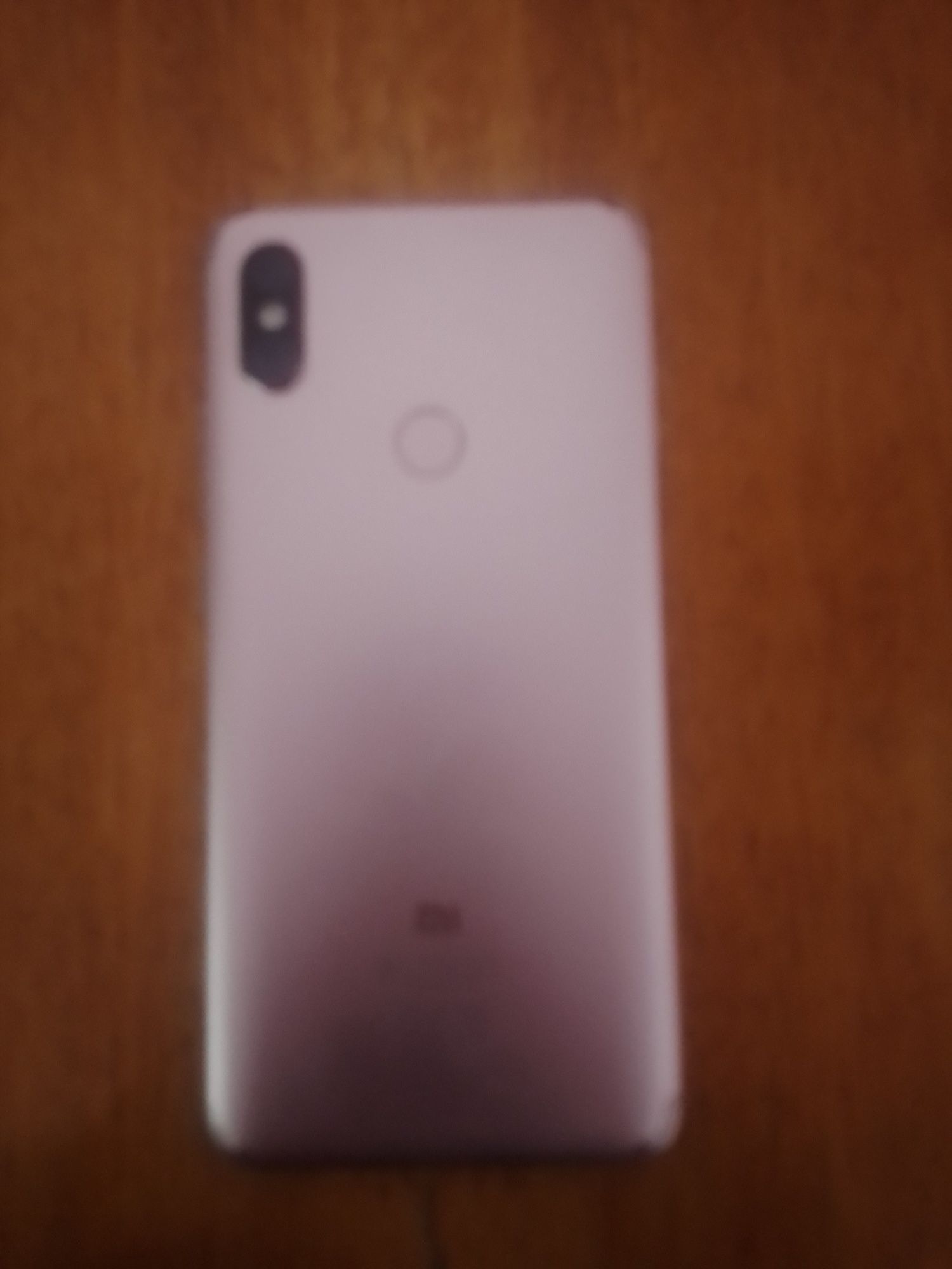 Redmi S2  xotira 24  ishlatilgan  400 000 sum ga sotiladi
