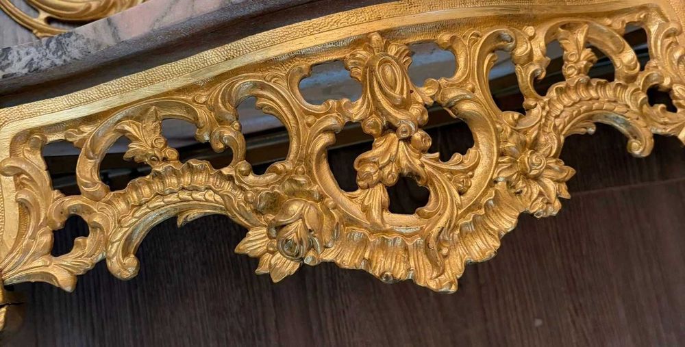 consolă cu oglindă, ambele în stil Rococo sau Baroc