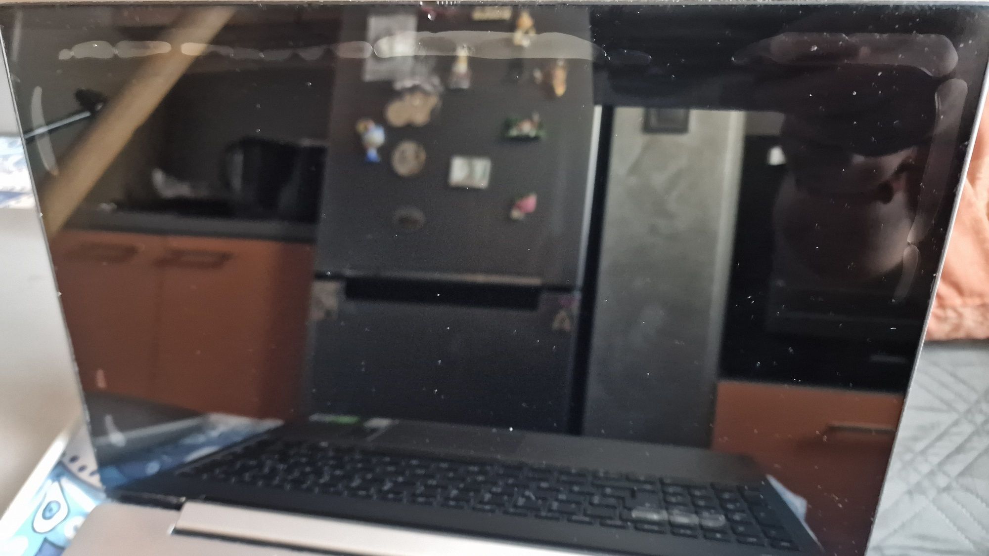 Продавам лаптоп Lenovo ideapad s540-15IML