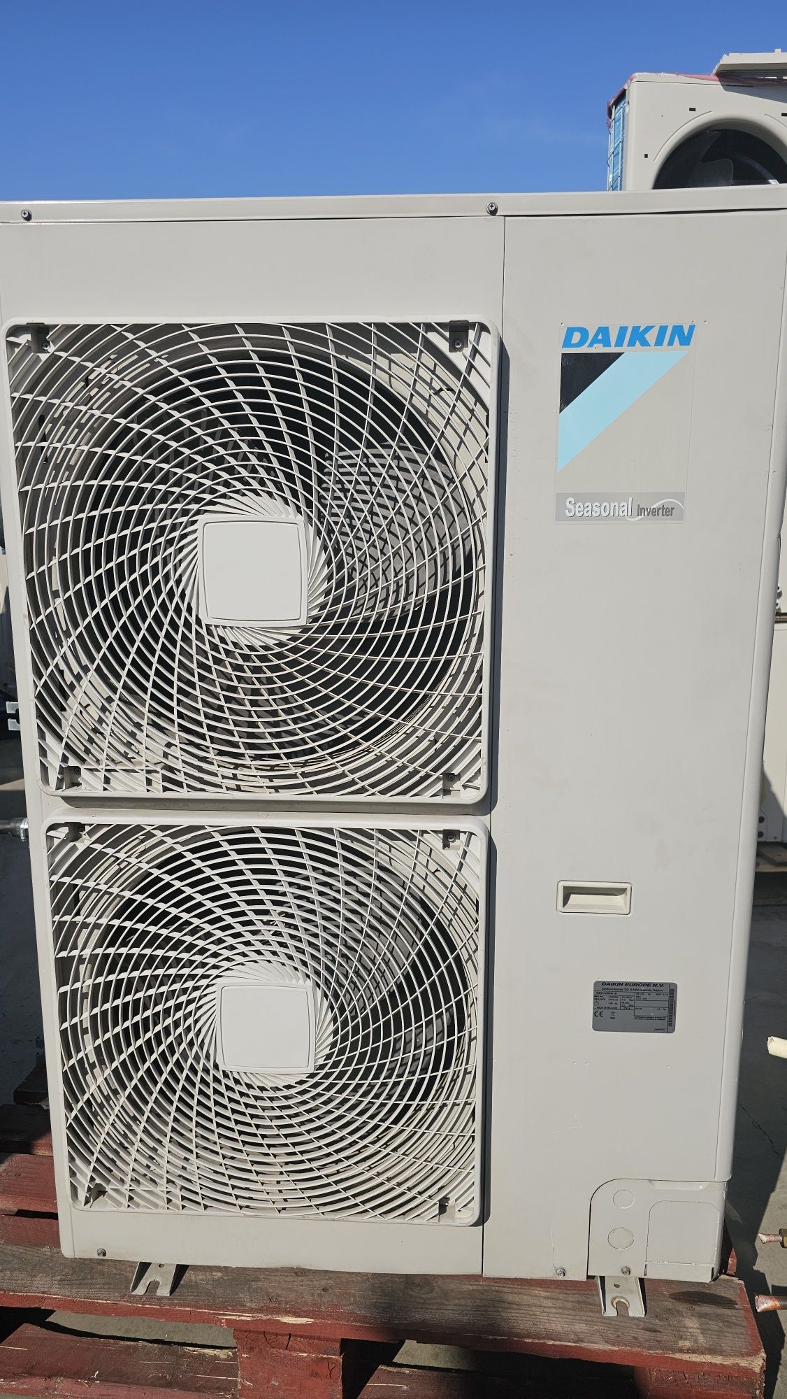 Daikin канален инверторен климатик 16kw 55000btu термопомпа Daikin кан