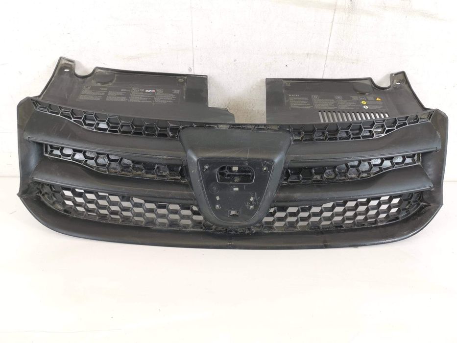 Радиаторна решетка Дачия Логан 2 / Dacia Logan 2 [ - ] Оригинална и в