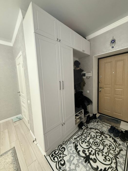 Продам шкаф в прихожую