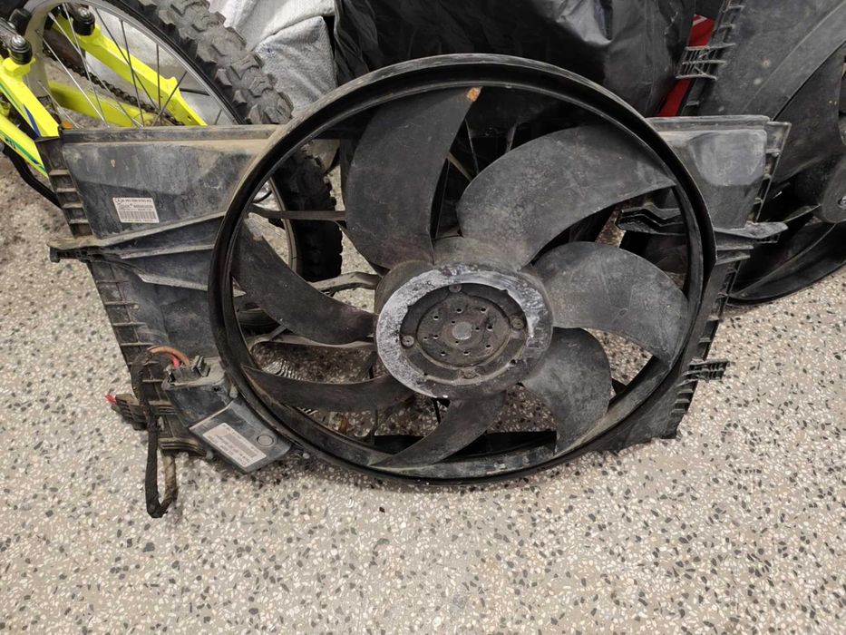 Охлаждаща Перка за мерцедес Ц класа w203 c200 компресор