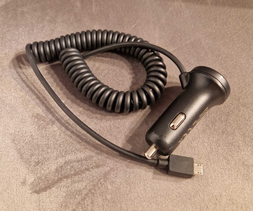 Оригинално зарядно за кола Sony AN420