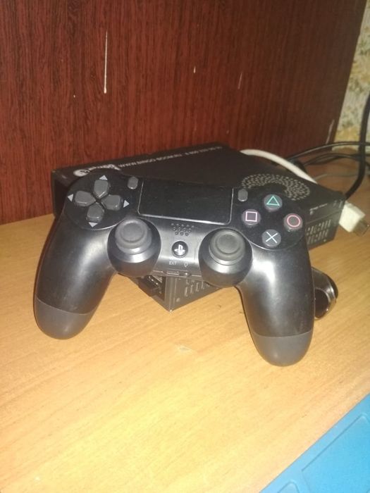 Геймпад Sony Dualshock 4
