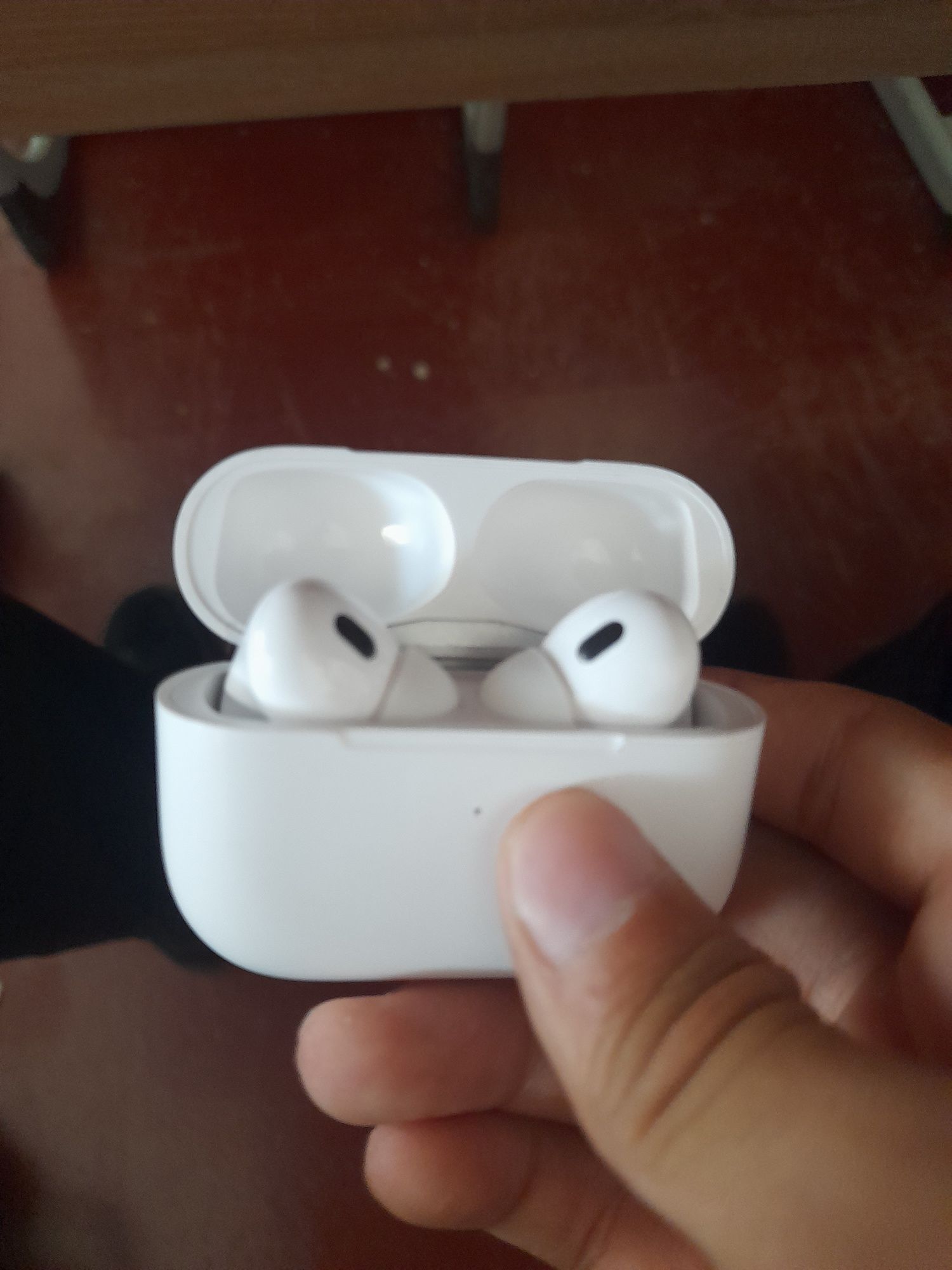 Airpods pro 4 хорошее состояние