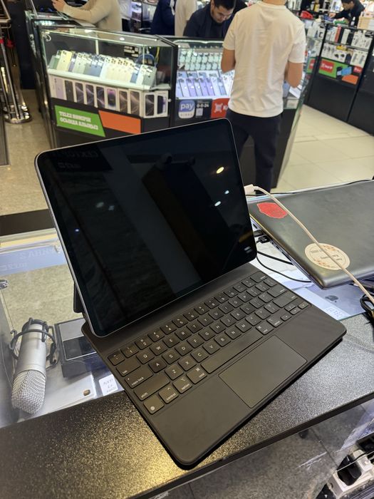 Ipad pro 12.9 128Gb + keyboard