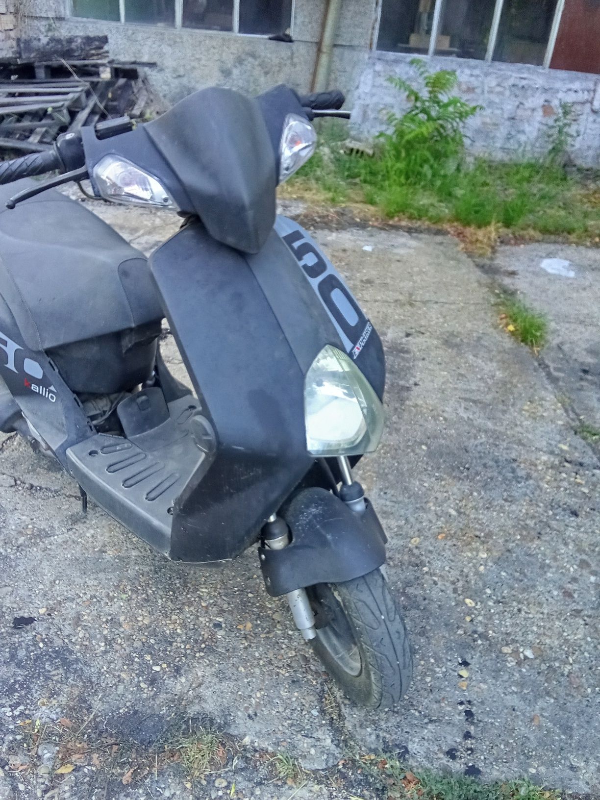 Продавам 50 кубика скутер