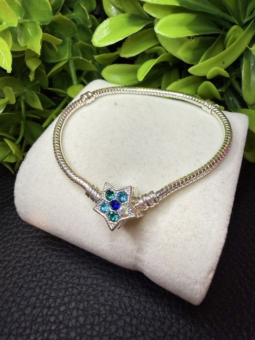 Гривни тип Пандора