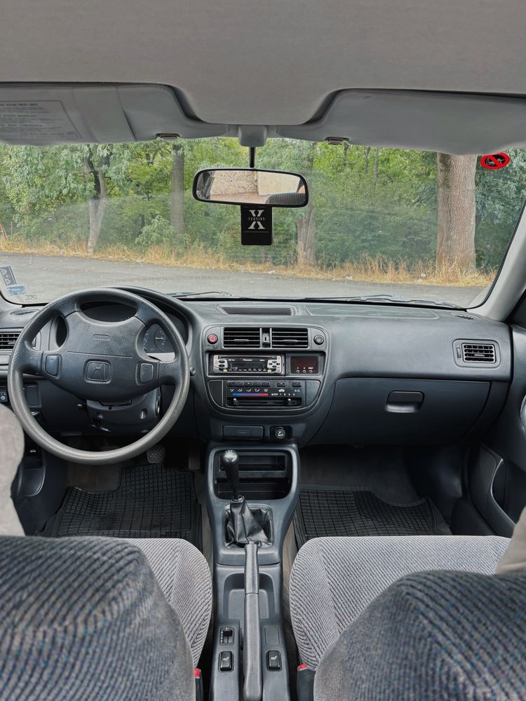 Honda Civic 6 седан EJ9