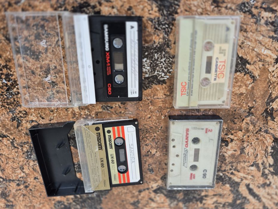 Vând 30 casete Audio originale  fabricate '75-1990  muzică mixta