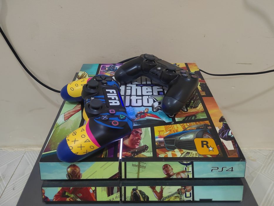 Ps 4  2 jostik ichda kerakliy oynlari bor Telvizur ham.sotladi 43  hic