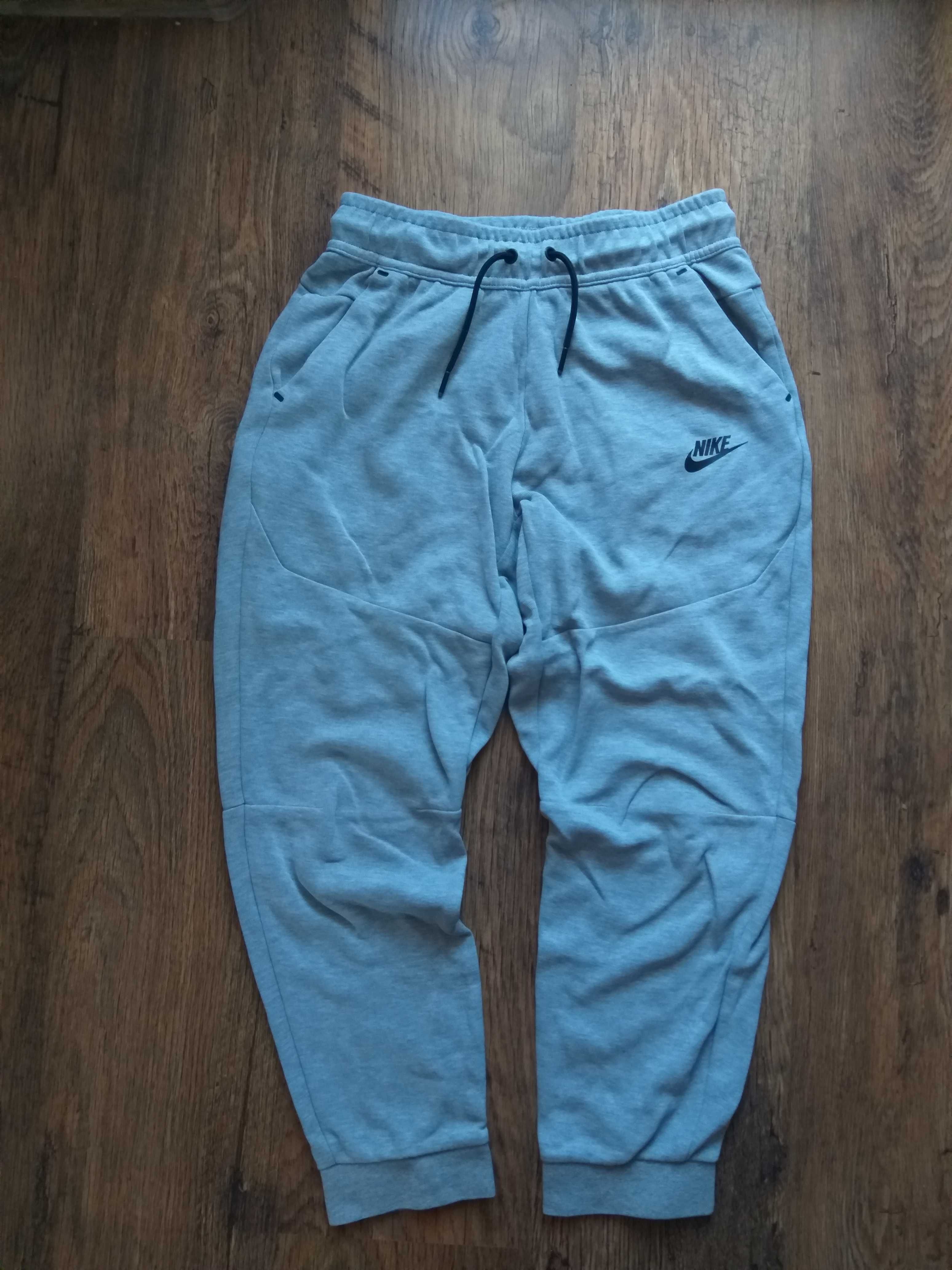 Nike B NSW TCH FLC PANT - страхотно юношеско долнище 147-158см.