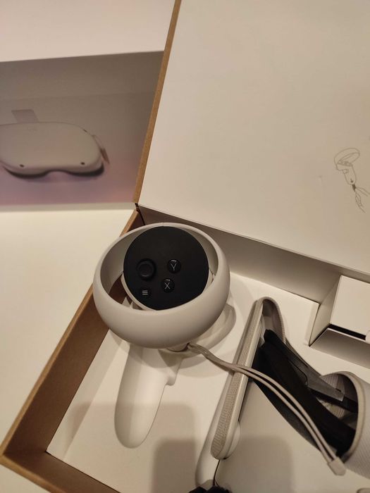 Vând Ochelari VR Oculus Meta Quest 2 128gb aproape noi