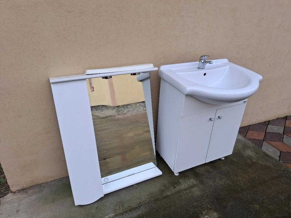 Mobila de baie – set complet

Nu asigur transport.