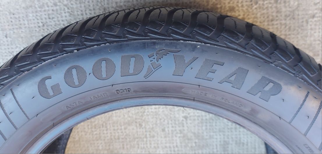 Set 2buc 235/55 R17 103V Goodyear Vector 4Seasons M+S iarnă