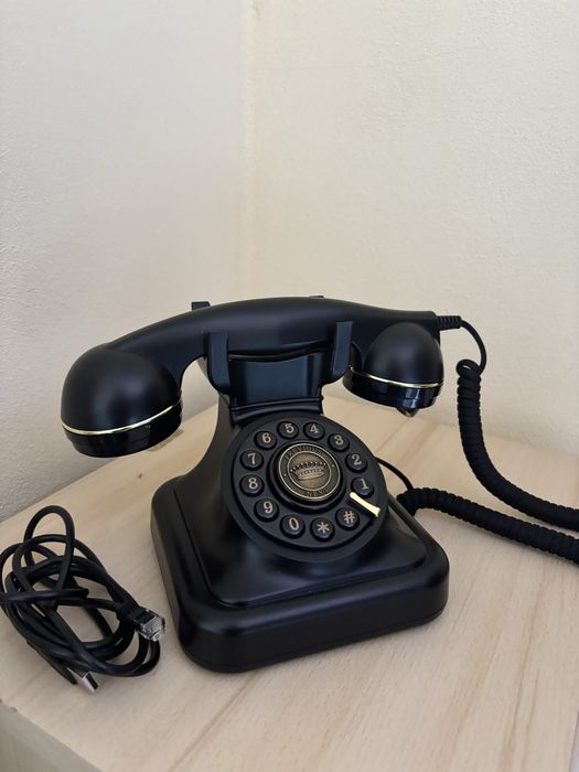 Telefon retro pentru inregistrare mesaje evenimente .