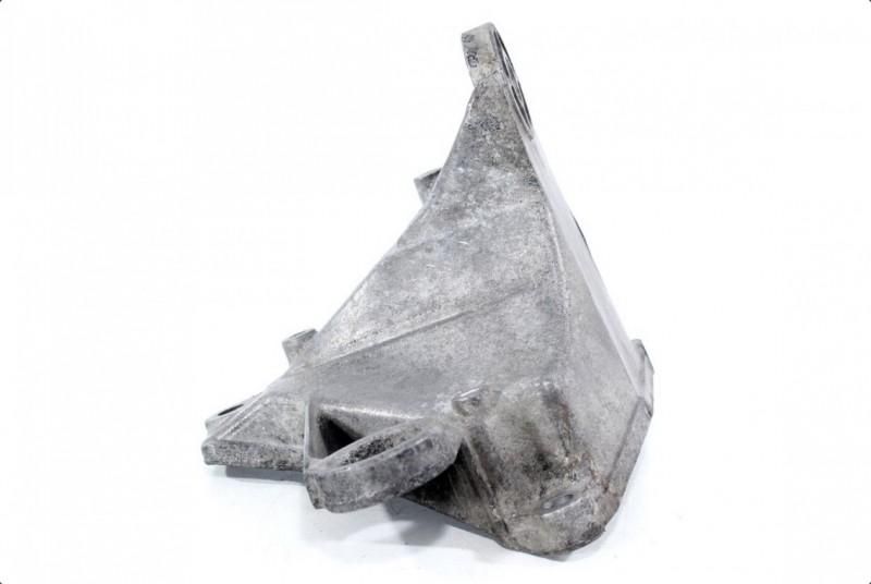 Suport cutie viteze Volkswagen Passat 1996-2000 3B2 8D0399108R