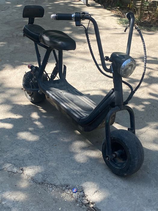 Vând urgent scuter electric