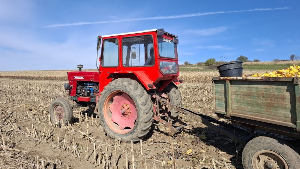 Vând tractor 650