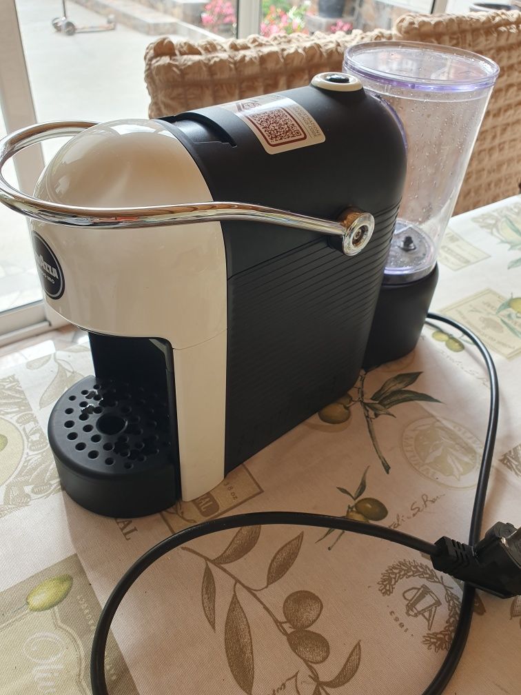 Кафе машина Lavazza