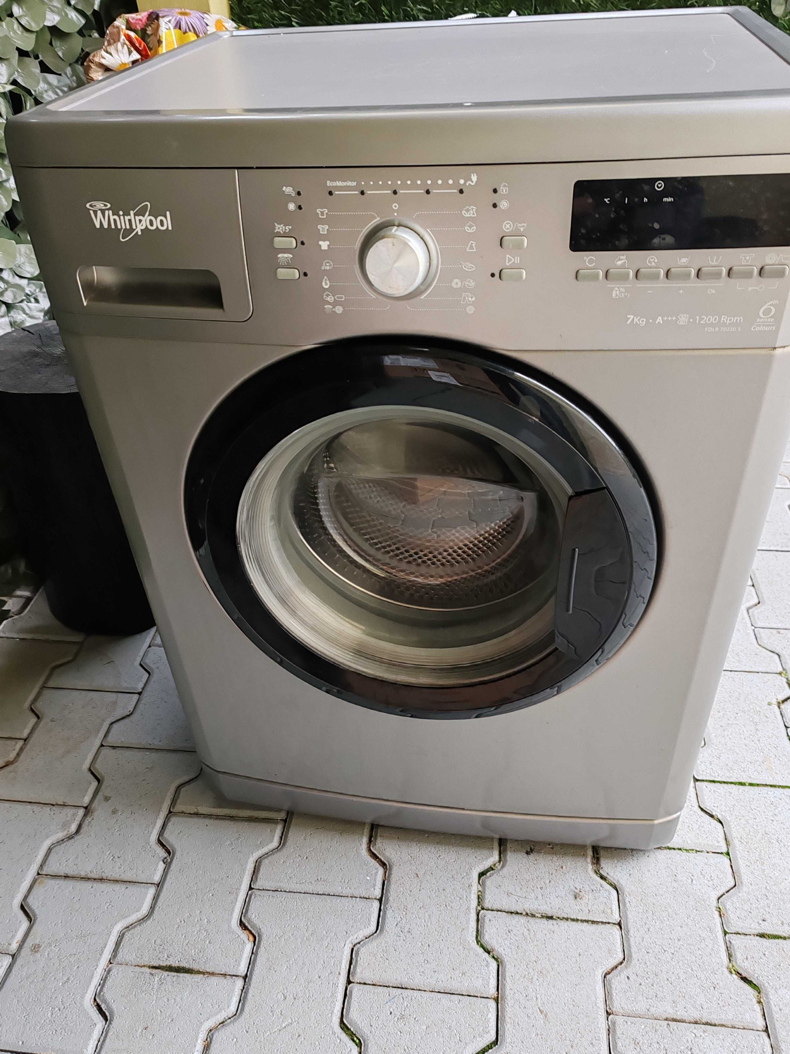 Mașina de spălat rufe Whirlpool
