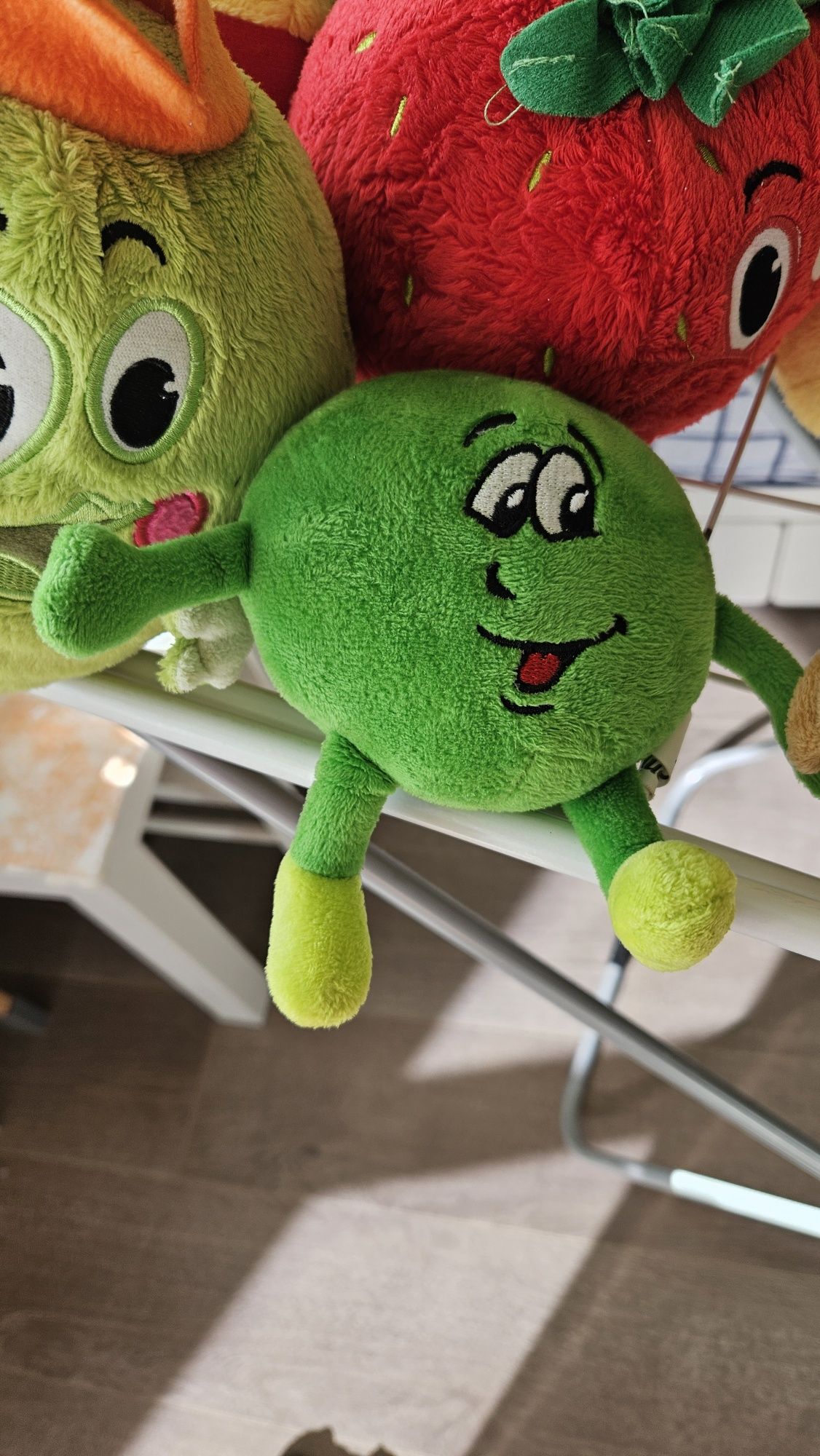 Плюшени играчки всякакви