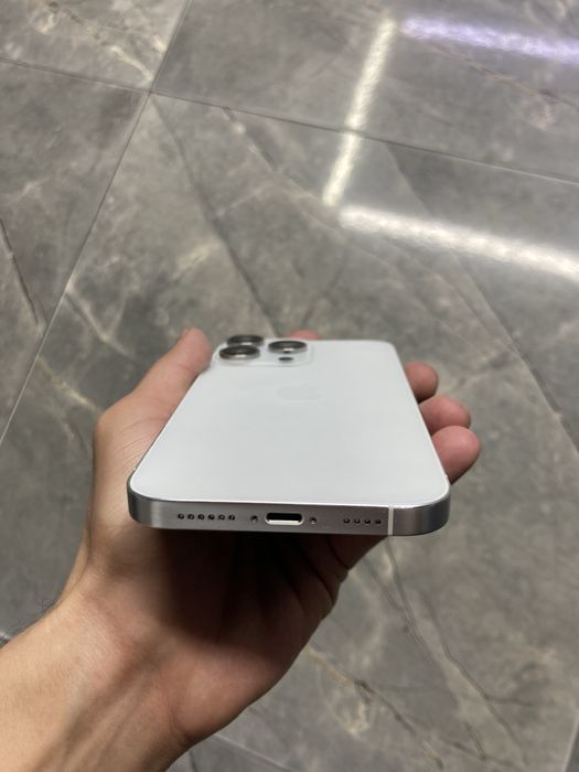Iphone Xr 16 Pro korpusda