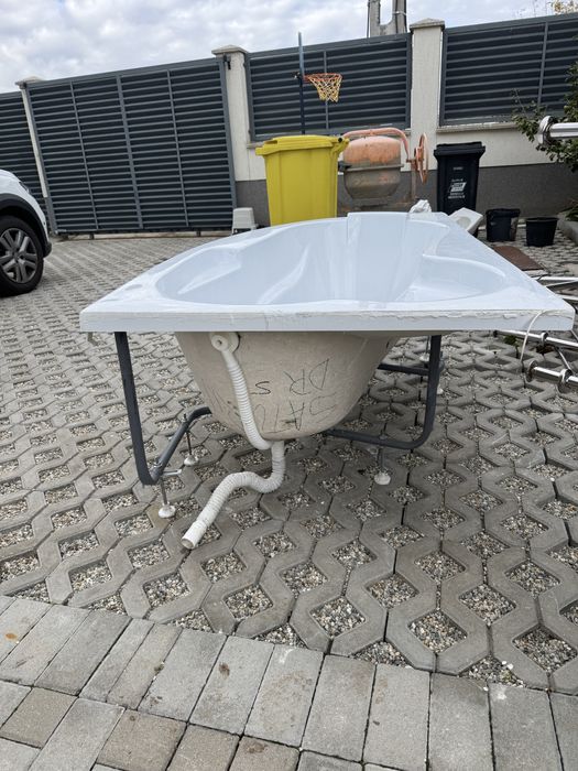 Vand cada colt dreapta West