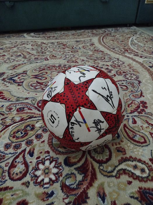 Мяч с автограф Актобе игроками