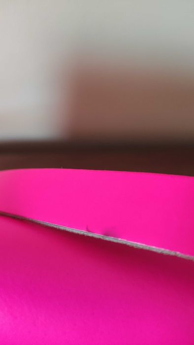 Маркова английска чанта от естествена кожа в неоново розово нова