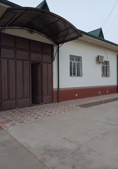 Продаю  дом в Бектемирском районе( ориентир- Фут-сити). 3.  8 сотокк