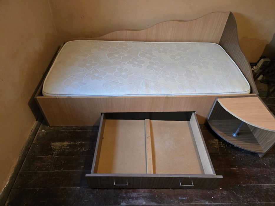 Mobilă dormitor tineret