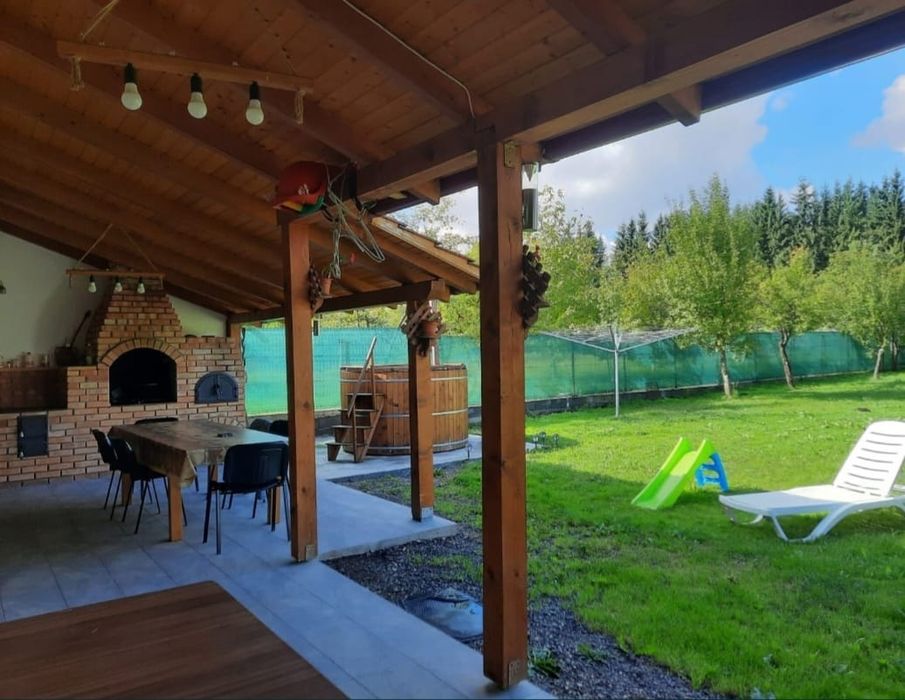 Inchiriez Cabana cu Ciubar