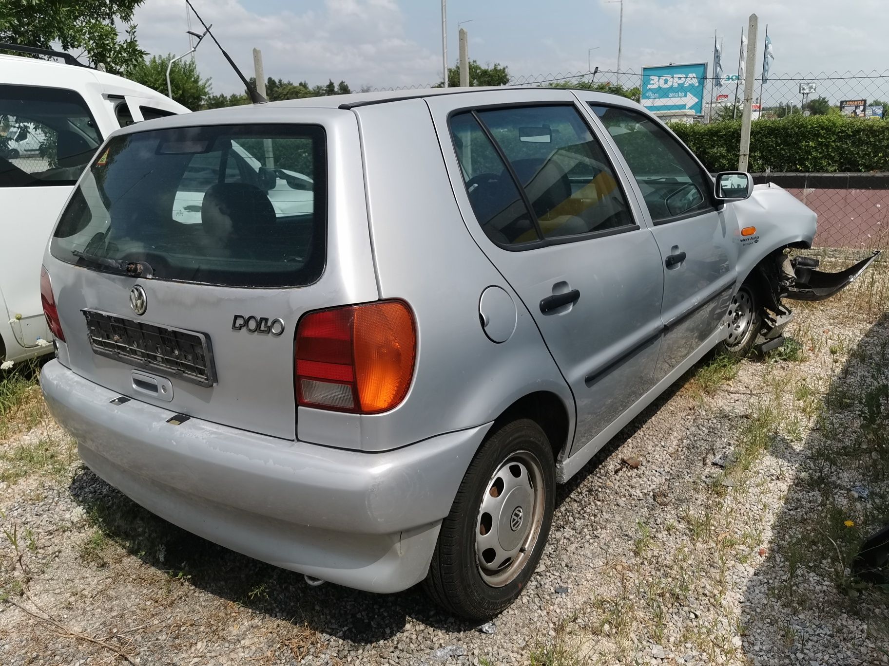 Volkswagen Polo 1,4 i с газова уретба на части